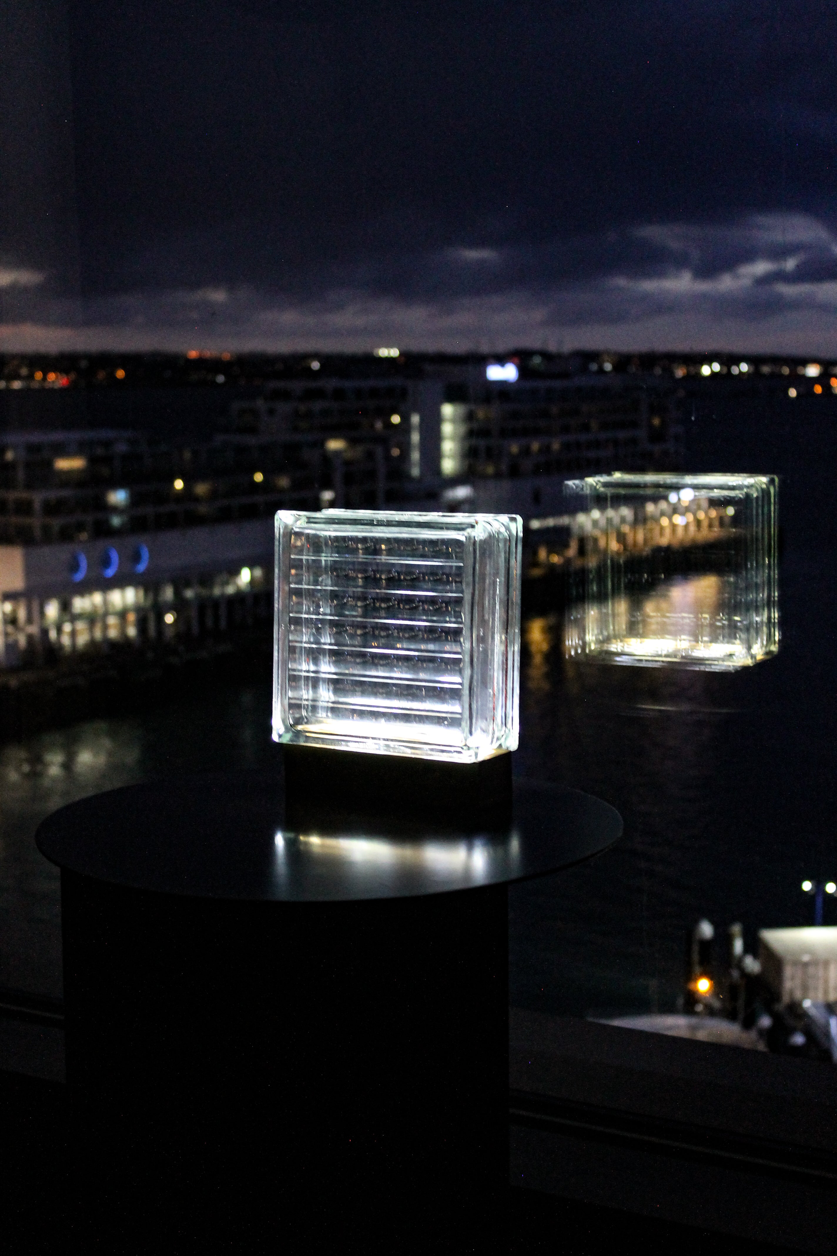 Wireless Weave Bloc Lamp.