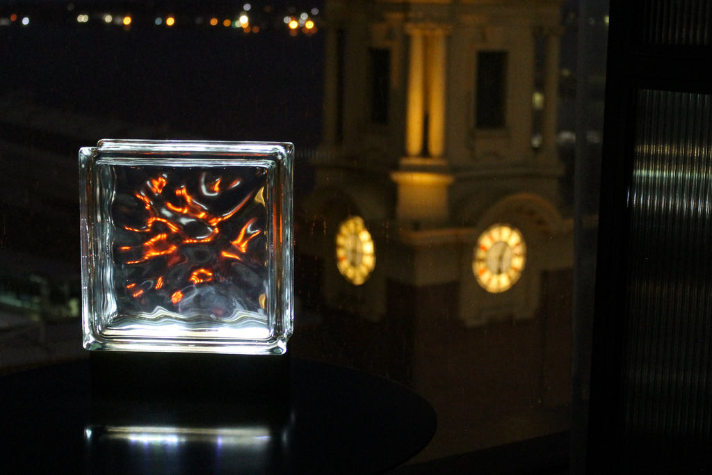 Wireless Wave Bloc Lamp.