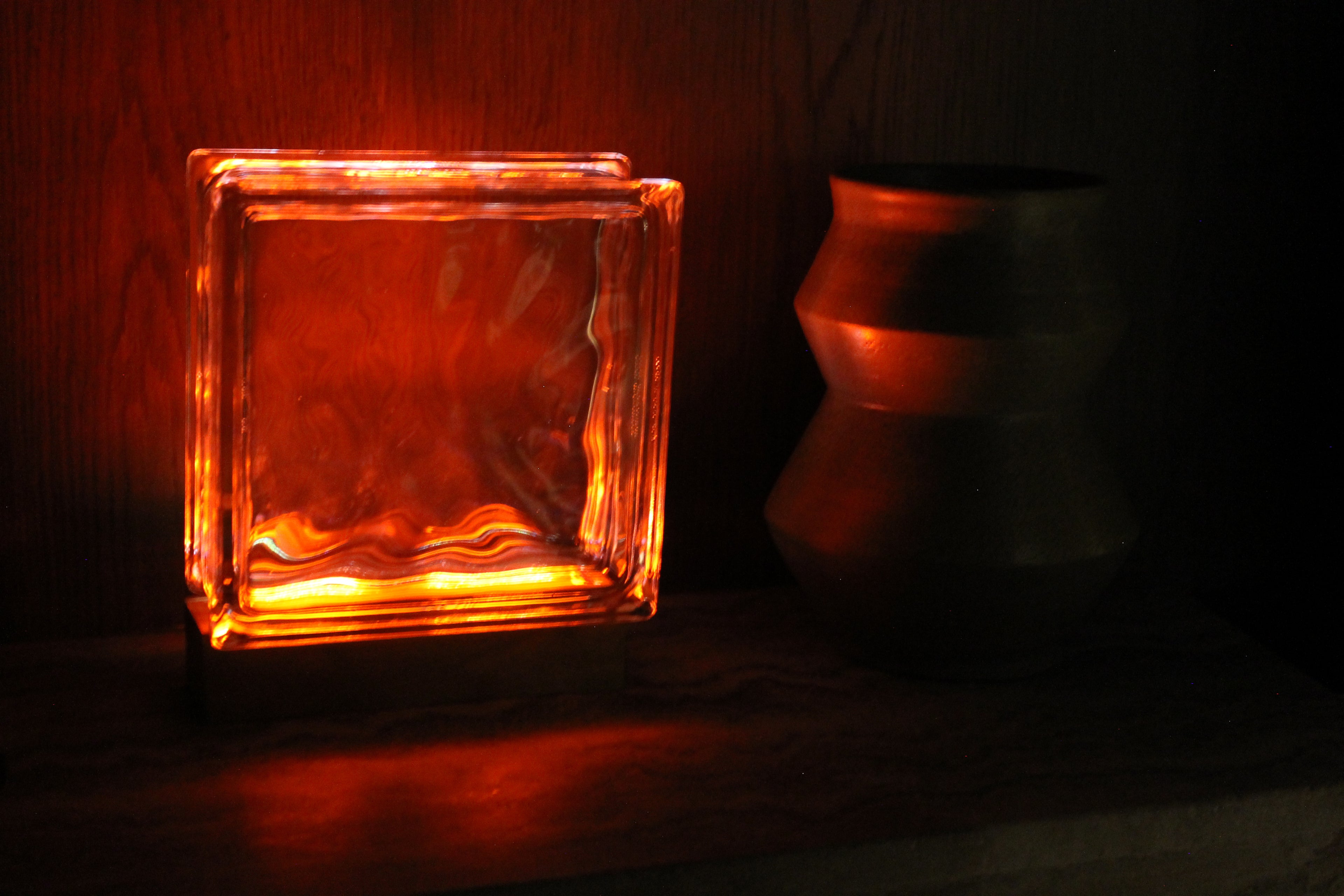 Wireless Wave Bloc Lamp.