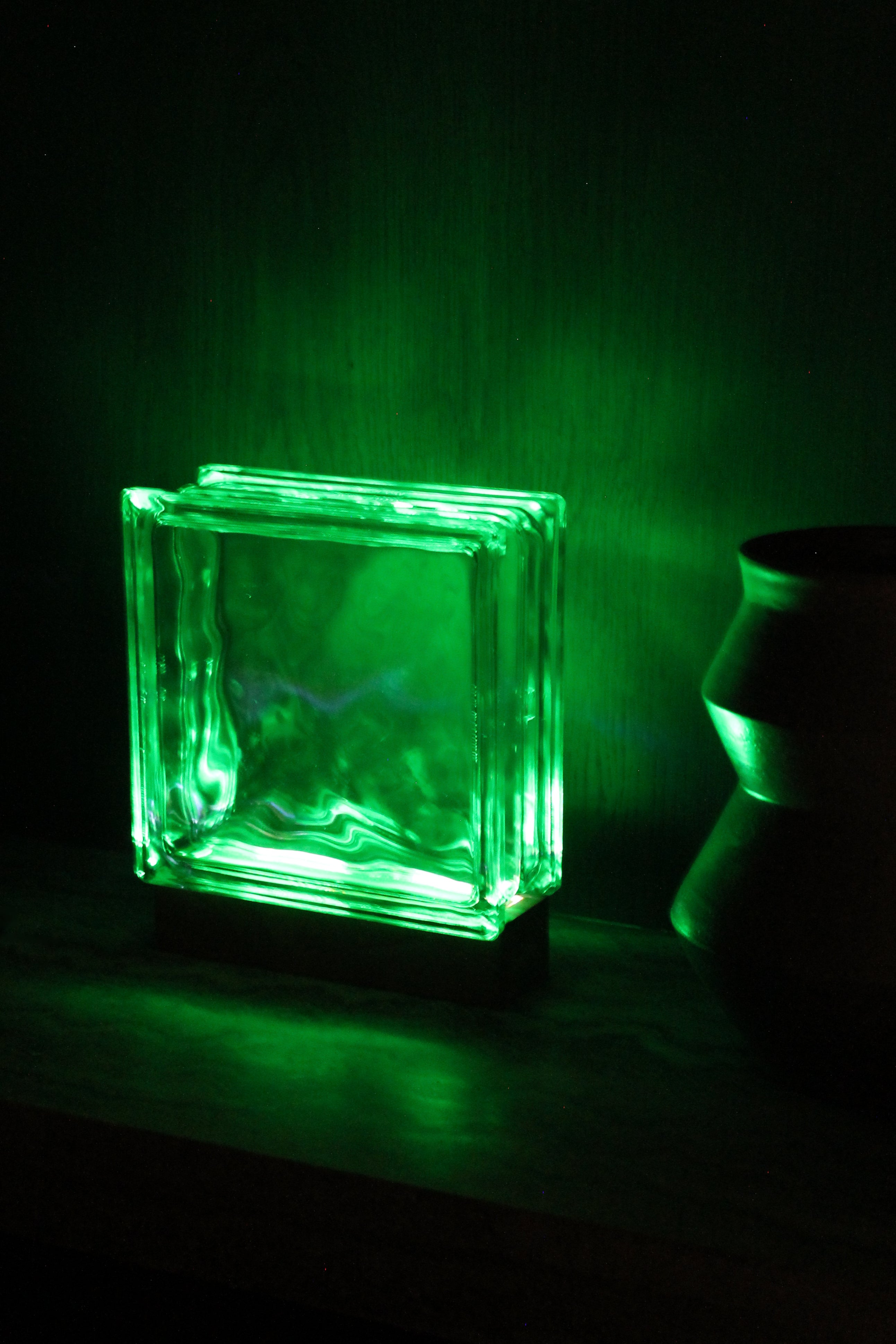 Wireless Wave Bloc Lamp.