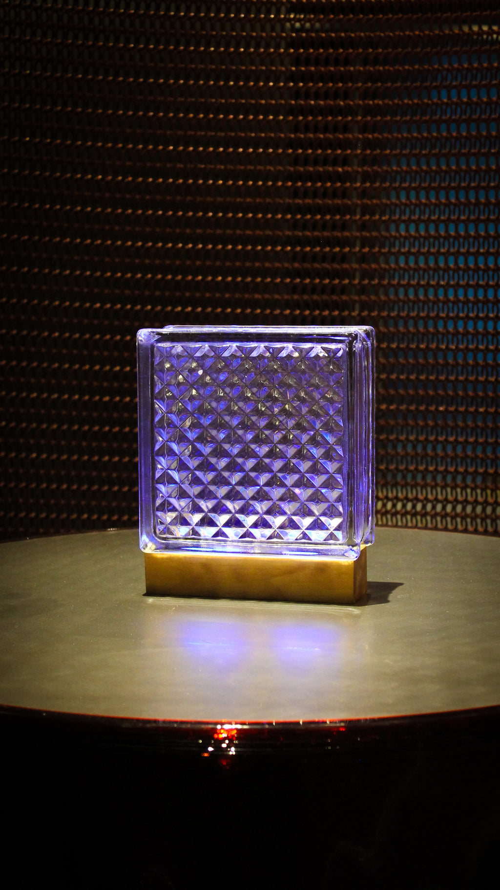 Wired Diamond Bloc Lamp.