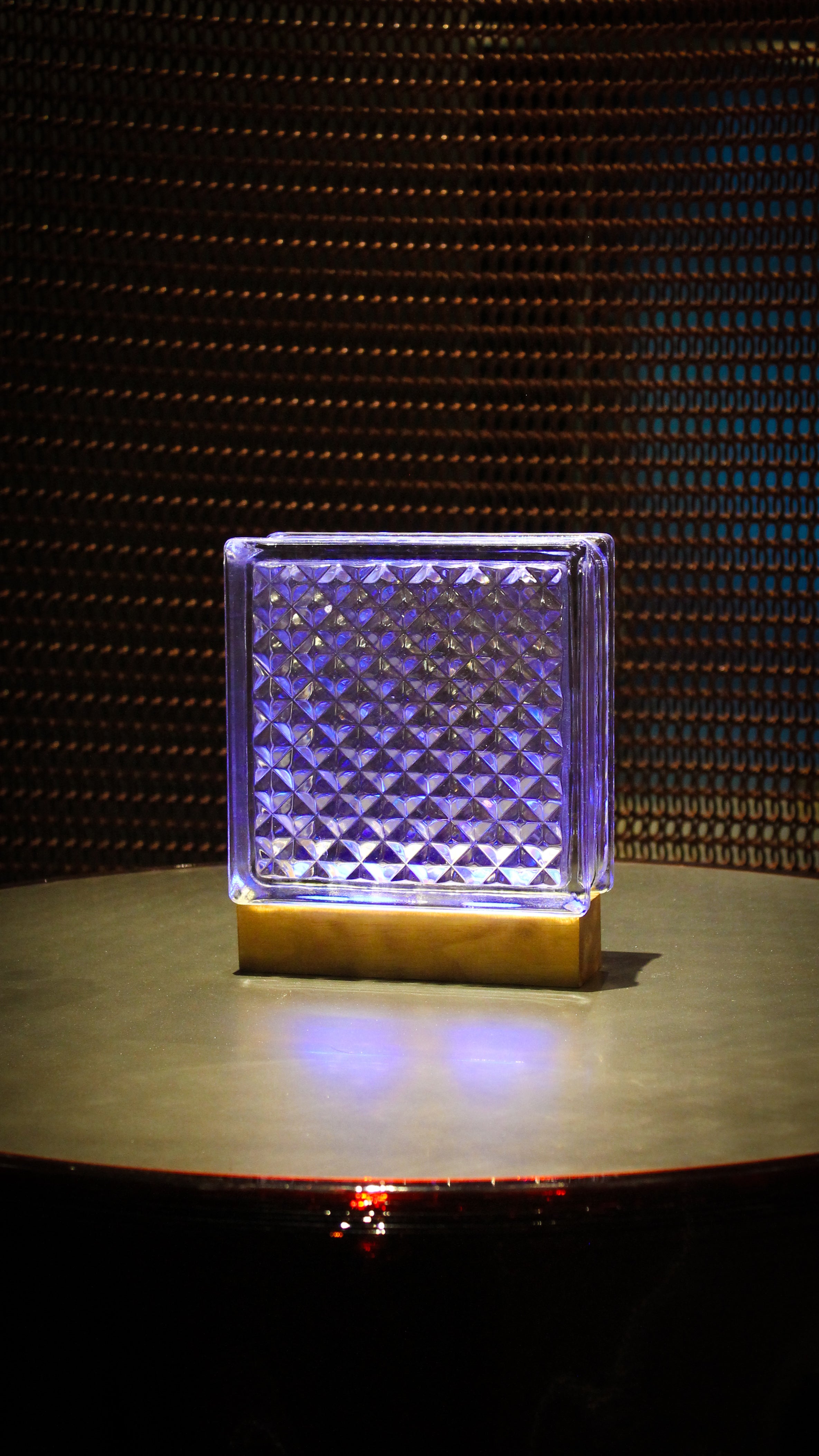 Wired Diamond Bloc Lamp.