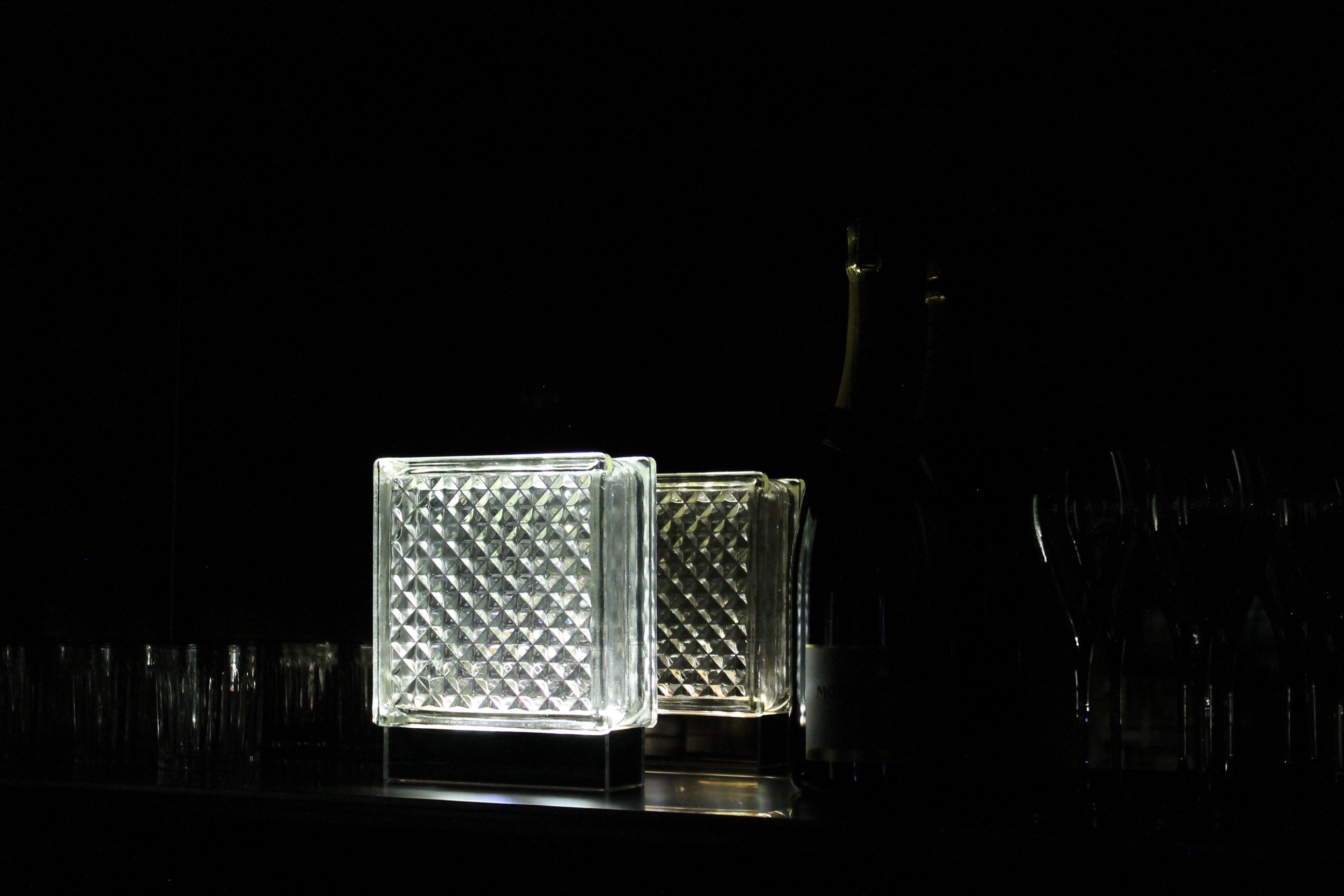 Wired Diamond Bloc Lamp.