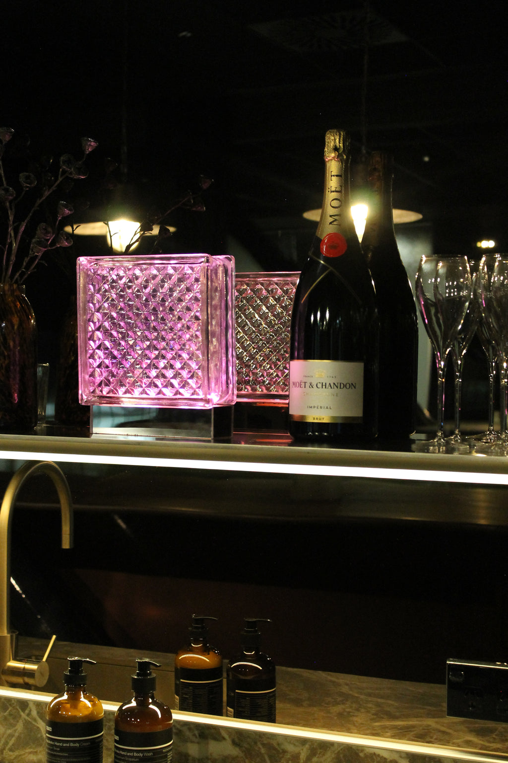Wired Diamond Bloc Lamp.