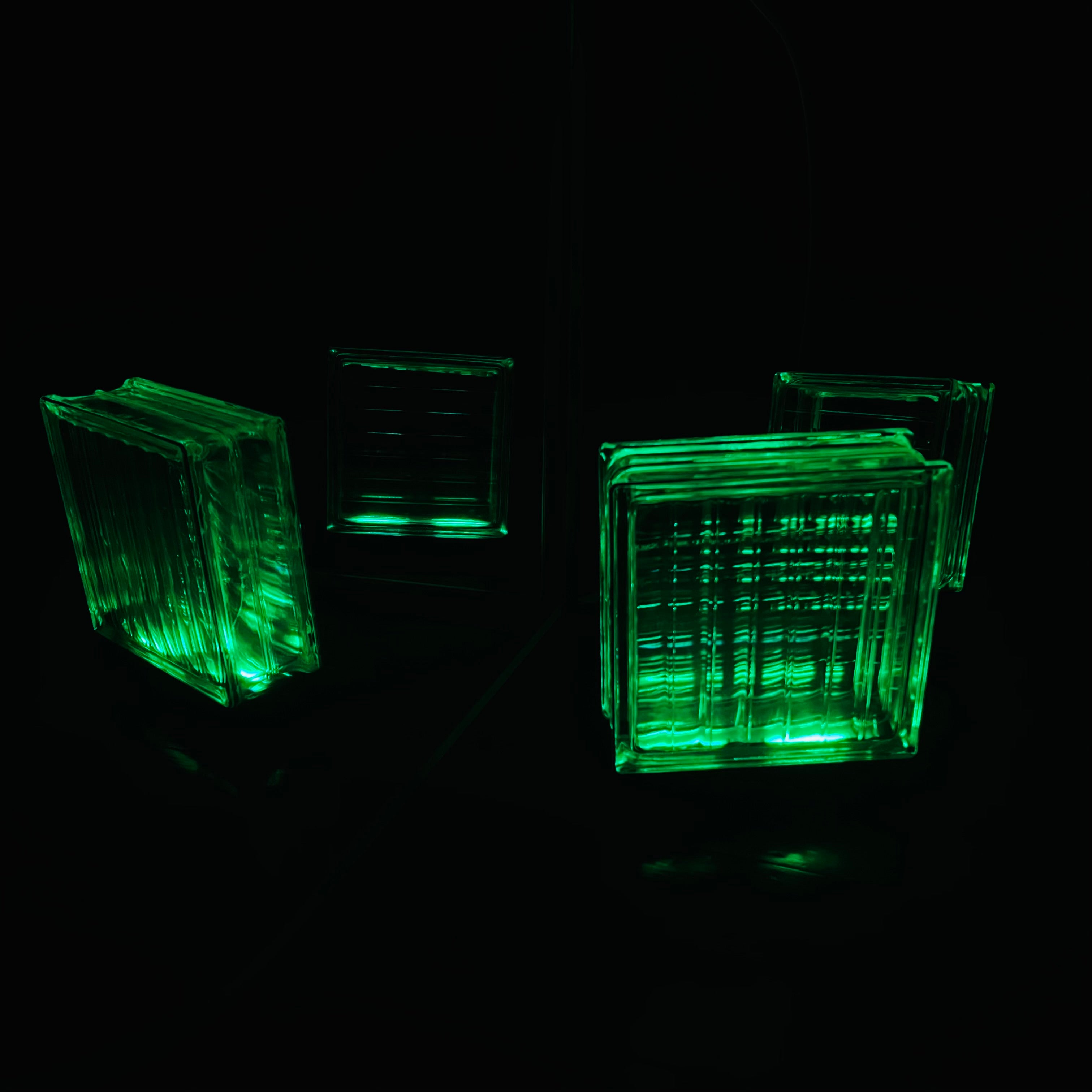 Wireless Weave Bloc Lamp.