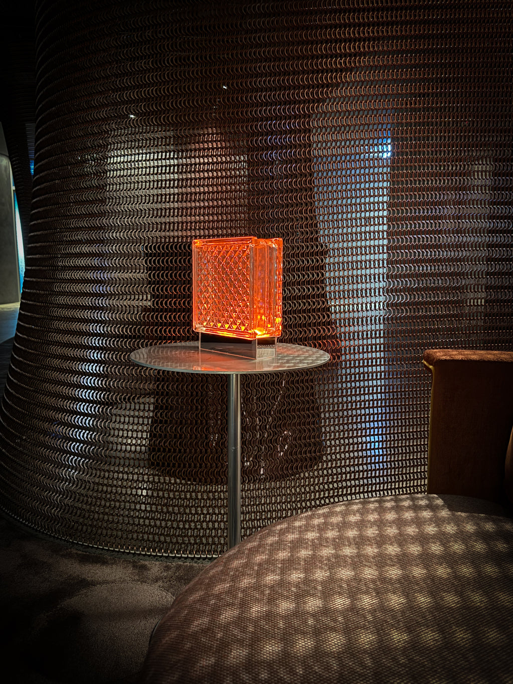 Wired Diamond Bloc Lamp.